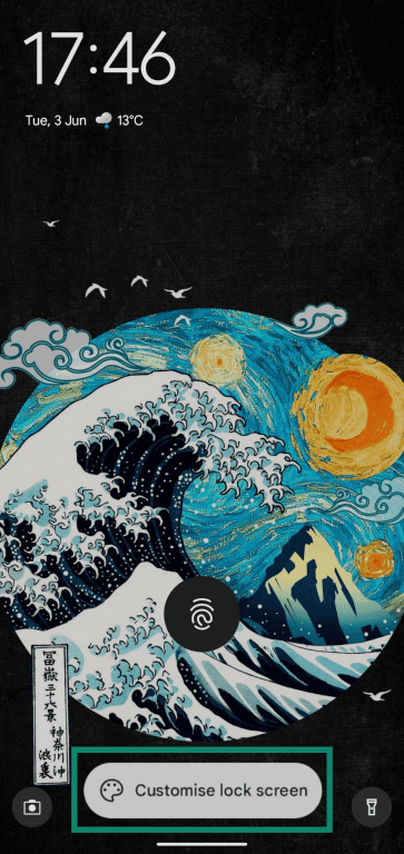 Tapping and holding a Pixel's lock screen to access the Customize lock screen option