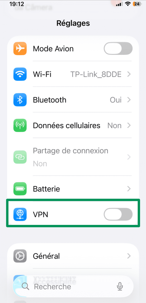 iOS settings menu with the VPN option highlighted