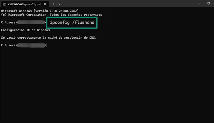 Windows Command Prompt showing ipconfig flushdns command