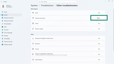 Windows troubleshooters list highlighting Network and Internet option.