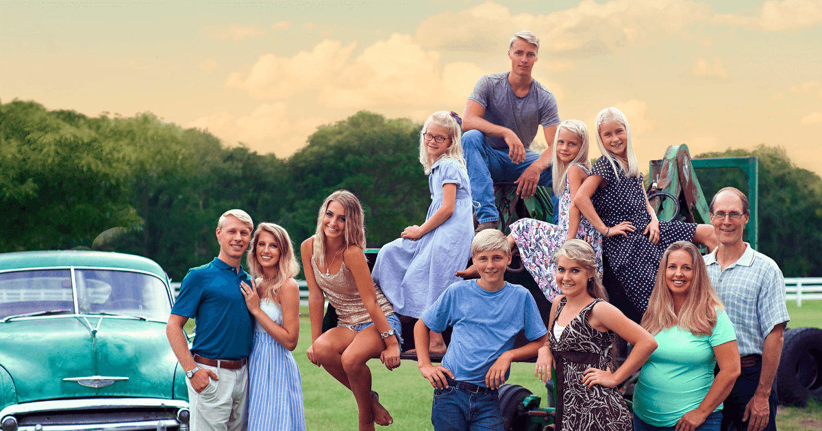 Welcome to Plathville cast image